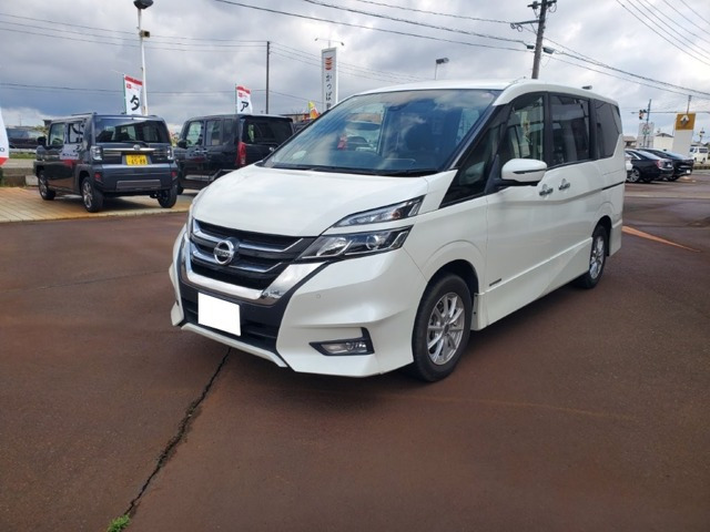 セレナ 2.0 ハイウェイスター VセレクションII 4WD 