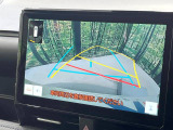 【バックカメラ】駐車時に後方がリアルタイム映像で確認できます。大型商業施設や立体駐車場での駐車時や、夜間のバック時に大活躍!運転スキルに関わらず、今や必須となった装備のひとつです!