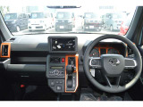 ☆インパネ全体です!オレンジが取り入れられておりおしゃれな車内となっております!