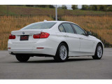 BMW 320dブルーパフォーマンス ラグジュアリー入庫しました!ディーゼルエンジン ナビ バックカメラ ETC レザーシート Bluetooth接続 装備充実の1台です!お気軽にお問い合わせください