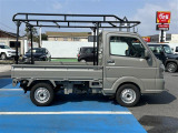 全国納車も可能です。その際は県外登録費用と陸送費が別途かかりますこと、ご了承ください。