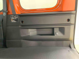 WEB掲載時にはお車に付いている装備と、様々な写真をたくさん載せるように心がけております。1台1台特徴をとらえたキャッチコメントを掲載しています。