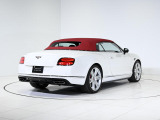 コンチネンタルGTコンバーチブル V8 S 4WD 