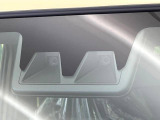 【スマートアシスト】走行中に前方の車両等を認識し、衝突しそうな時は警報とブレーキで衝突回避と被害軽減をアシスト。より安全にドライブをお楽しみいただけます。