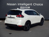エクストレイル 2.0 20Xi レザーエディション 2列車