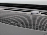 【harman/kardon】世界のオーディオファン垂涎のプレミアムサウンドシステムを搭載。原音に近い音場空間を忠実に再現。乗る人すべてに最良の音響体験を提供します。