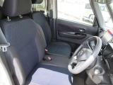 運転席まわりは、使用感も少なく良好な状態です。