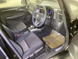 フィット感のあるシート。しっかりと支えてくれるので、長時間の運転を快適にサポートしてくれます。