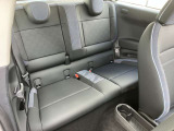 ご納車前には、BMWを熟知したメカニックによる100項目の点検・整備を行います。不具合箇所、交換時期に達している部品に関しましては、全て当社負担で交換してからのご納車となります。