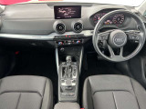 Q2 1.0 TFSI スポーツ 