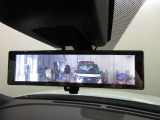 スマートルームミラー付きで後部座席に乗車してても後方がしっかり見れます