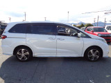 お車は買って終わりではありません。なぜなら車は壊れないという事がないからです。「安さ」だけでなく「安心」=購入後の点検・修理・トラブル対応こそ私達の強みです。