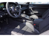 内装色はCarreraTインテリアパッケージ コントラストカラースレートグレーです。