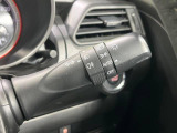 【オートライト】周りの明るさに応じて自動でヘッドライトの点灯・消灯ができる機能です!ライトの付け忘れ・消し忘れなどが無くなり、雨の日や夕方の走行も安心!トンネル通過時も便利ですね♪