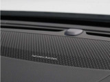 【harman/kardon】世界のオーディオファン垂涎のプレミアムサウンドシステムを搭載。原音に近い音場空間を忠実に再現。乗る人すべてに最良の音響体験を提供します。