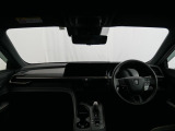 見通しのよいすっきりとした視界で、誰でも運転しやすいです。運転のしやすさは疲れにくさにも繋がりますよ♪