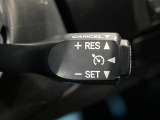 【クルーズコントロール】高速道路もラクラク走行。アクセルを離しても一定速度で走行ができ、長距離運転時の負担を軽減!加速・減速も簡単なスイッチ操作で調整できます。