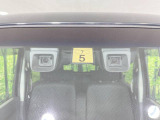 【デュアルカメラブレーキサポート】走行中に前方の車両等を認識し、衝突しそうな時は警報とブレーキで衝突回避と被害軽減をアシスト。より安全にドライブをお楽しみいただけます。