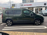 保証費用は本体価格に含まれています。詳細については販売店にご確認下さい。次回車検満了日まで新車保証+ロードアシスタンスサービスを継承しご納車致します。保証は全国のディーラーにて作業が可能です。