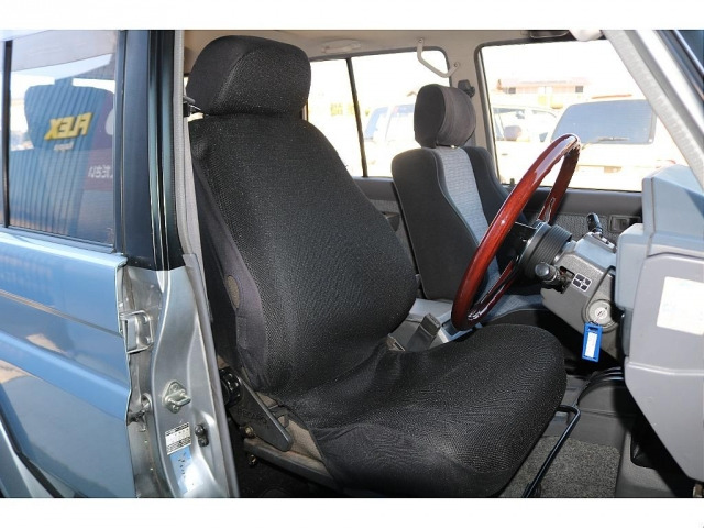 トヨタ ランドクルーザー70 4.2 ZX ディーゼル 4WD の中古車詳細