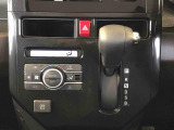 温度を設定すれば、自動で車内の温度管理をしてくれる優れものです♪ATミッションで運転楽々