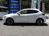 当社は「品質とプライシング」を徹底的にこだわり、現在相場価格のお車を適正な価格で販売しております。また走行距離より、車のコンディションを重視しており、全車必ず当社の仕入れ担当が目で見て買っております。