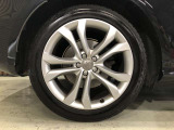 ホイールだけでも車のイメージがかなり変わりますね。
