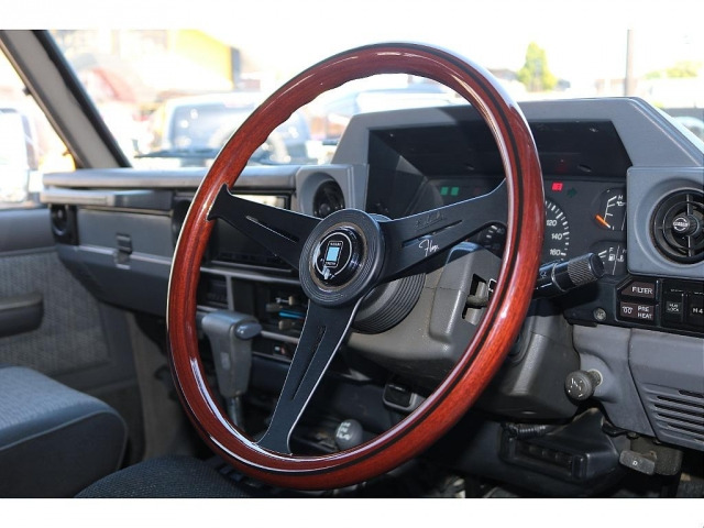 トヨタ ランドクルーザー70 4.2 ZX ディーゼル 4WD の中古車詳細