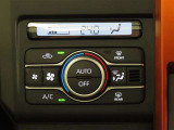 オートエアコンを装備しております。