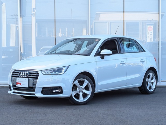 A1スポーツバック 1.0 TFSI スポーツ 