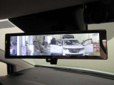 スマートルームミラー付きで後部座席に乗車してても後方がしっかり見れます