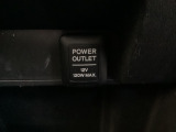 アクセサリーソケットはUSBのアダプターなどをつければ、スマホの充電にも使えます。