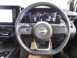 運転が楽しくなる明るく開放的な運転席まわりです。