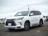 LX 570 4WD 本革レザーシート・メーカーナビBモニター