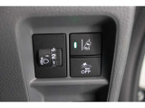 総合先進安全装置のHondaセンシング搭載 衝突や車線はみだししそうな時センサーが警告、ヒューマンエラーを高度先進技術が補充してくれます。