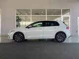 フォルクスワーゲン車伝統のプレスラインを現車で確認してください、ドアの開閉で剛性感のある作りが感じて頂けると思います。