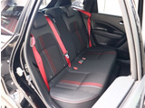 お車選びをお楽しみ頂けるよう、在庫車の展示スペースを十分に確保しております。