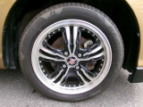 Aftermarket15インチアルミホイールが足元を引き締めています!!