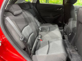 コンパクトカーですが、セカンドシートは十分な広さがあり快適にお乗りいただけます♪シートを倒して大きな荷物を積んだりと、用途の幅が広い1台です。