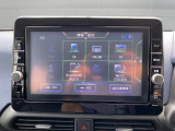 日産純正ナビゲーション。フルセグTV・CD再生・DVD再生・ブルートゥースオーディオなど様々なソース機能がついてます。是非、お気に入りの音楽で楽しい運転の時間をお過ごし下さい。