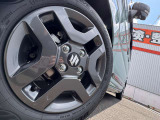 タイヤは、純正アルミホイールで、サイズは「155/65R14」となっております!