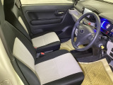 シートはフィット性も良く、楽な運転姿勢を保てます。