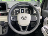 インテリアに合わせたデザインのステアリングは、運転される方のことも考え、運転しやすい形状、大きさです。是非一度、実際に触ってお確かめください。