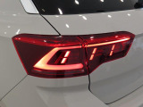 LEDテールランプ(ダイナミックターンインジケーター付)