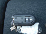 ご希望車の細部の写真をメールで送らせていただいております。来店ができない方でも指定いただいた箇所など何枚でもお送りいたします。