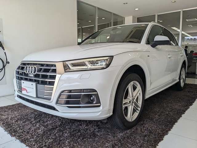 Q5 2.0 TFSI クワトロ スポーツ Sラインパッケージ 4WD 
