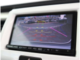 お車選びをお楽しみ頂けるよう、在庫車の展示スペースを十分に確保しております。