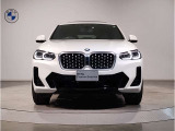 ☆BMWの代名詞とも言える【キドニーグリル】一目見ただけでBMW車であると認識できる確固たるアイコンとして存在感を放ちます☆