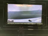 ギヤをR(バック)に入れるとナビ(Aftermarket品)の画面に後ろの映像が映るリアカメラ付です。後退時、コンディションが悪い視界でもカラーバックモニターがドライバーをサポートします。