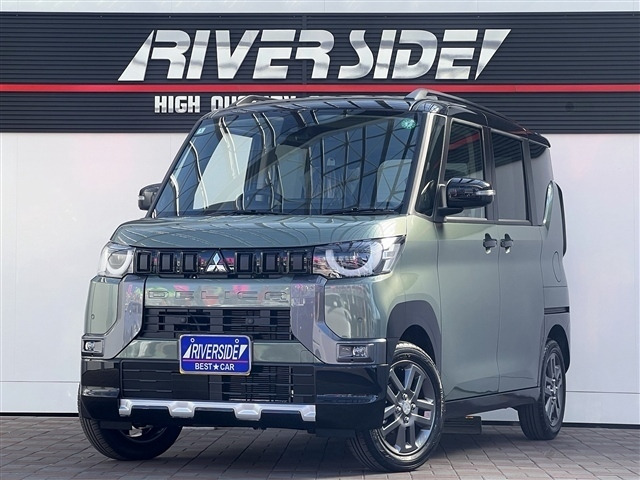 三菱 デリカミニ T プレミアム 4WD